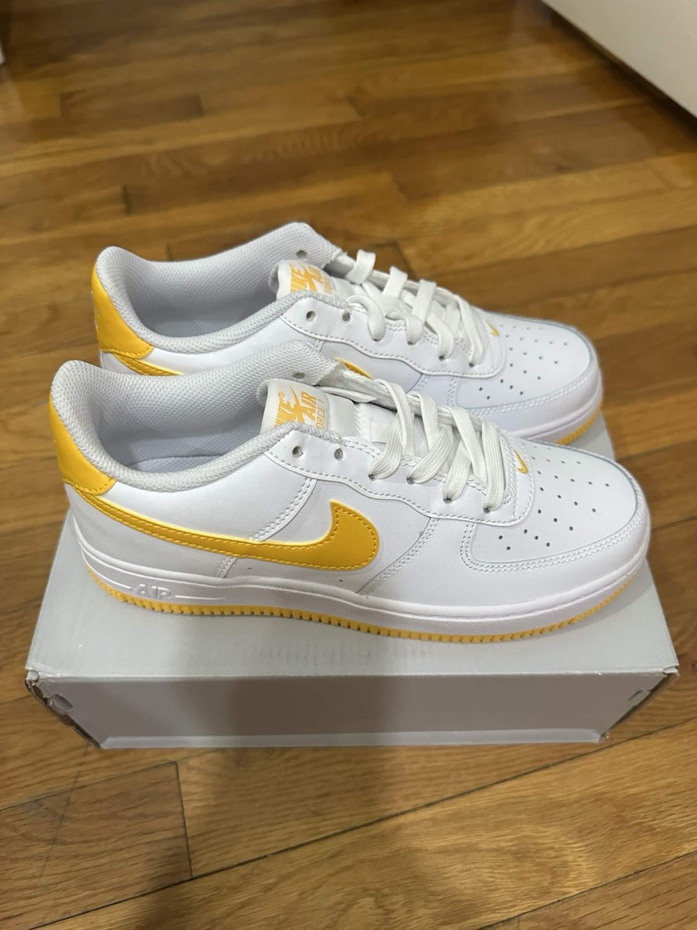 *Slightly Used* Nike Air Force Big Kid White Yellow (FV5948-109) Size 5Y